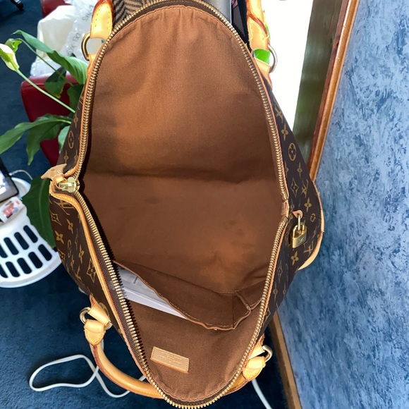 ❌❌SOLD❌❌ Authentic Loius Vuitton Horizontal Lockit - Picture 15 of 16